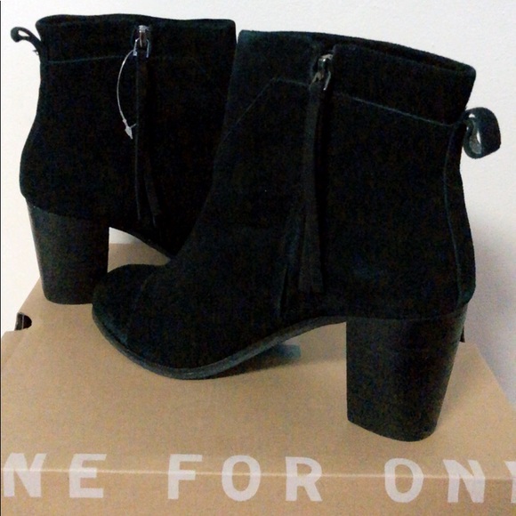 TOMS BLACK TASSELS SIDE ZIPPER HEEL BOOTS (s02) - Picture 2 of 5